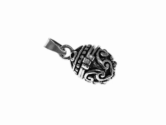 Eine kleine Dose in Form eines Medaillons aus Sterling Silber mit kunstvollen Verzierungen, Hersteller ist Juwelier Harnisch, in Sonderformen gestaltet.