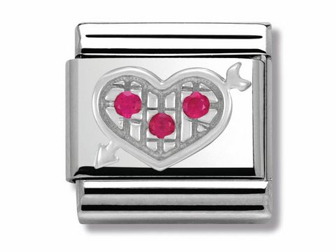 433030411-0 Zirkonia Herz mit Pfeil in Pink auf einem silbernen Anhänger von Nomination, elegantes Design mit glitzernden Akzenten, perfekt für persönliche Schmuckstücke.