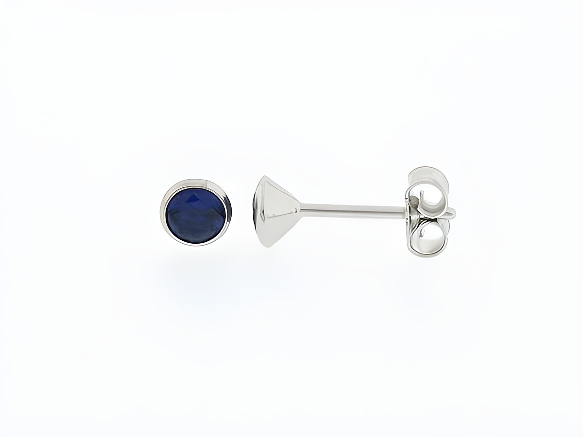 Silber Ohrringe in Kelch-Form mit dunkelblauem Zirkonia, Durchmesser 4,3 mm, Hersteller Juwelier Harnisch, elegant und zeitlos.