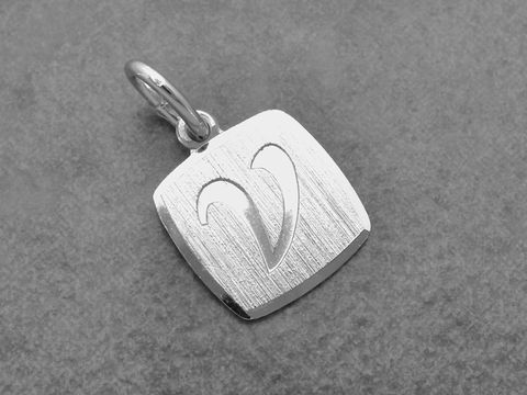 Silber Anhänger in eckiger Form mit Buchstabe V, teilmattiert und rhodiniert, Hersteller Juwelier Harnisch.