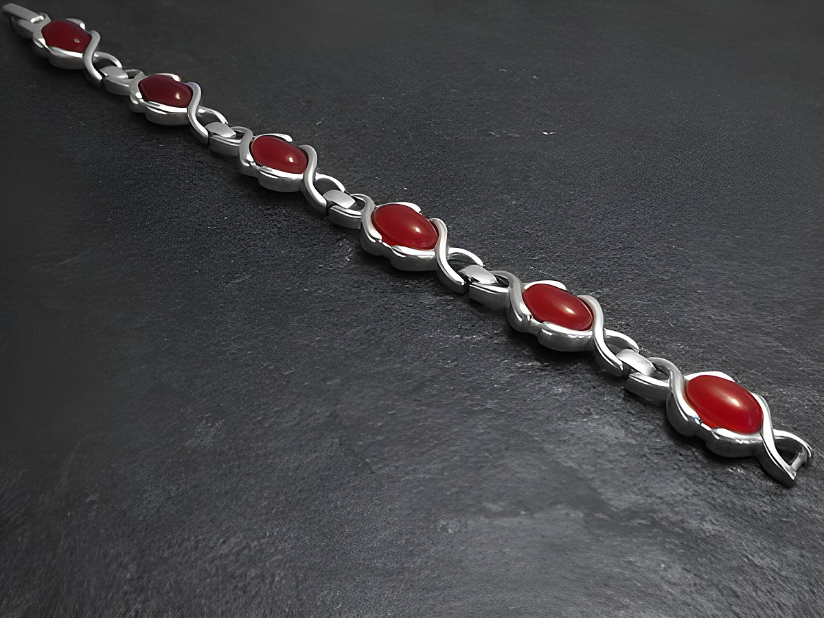 Silberarmband modern 18 cm Design mit Karneol, Hersteller Juwelier Harnisch, mit Stein. Elegantes Schmuckstück mit roten Stein-Elementen und feiner Verarbeitung.