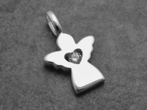 Silber Anhänger Engel mit Herz Zirkonia weiss charmant von Hersteller Juwelier Harnisch in schlichter Form, ideal als liebevolles Schmuckstück für besondere Anlässe.