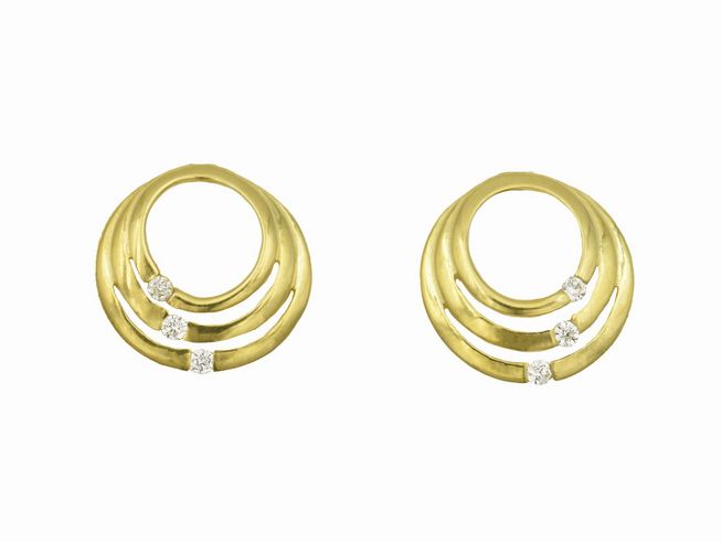 Ohrringe Ohrstecker Kreise aus Sterling Silber mit Gelbgold vergoldet von Juwelier Harnisch, dekoriert mit Zirkonia, elegantes Design für verschiedene Anlässe.