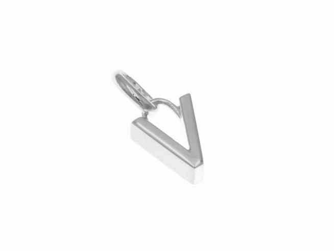 Anhänger aus poliertem Sterling Silber in Form des Buchstabens V, hergestellt von Juwelier Harnisch, ideal für individuellen Schmuck.