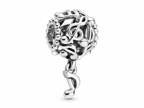 Pandora Silber 798779C00 Charm Musik zeigt ein detailliertes Design mit Notenschlüsseln und musikalischen Symbolen, perfekt für Musikliebhaber und als stilvolle Ergänzung für jeden Schmuck.