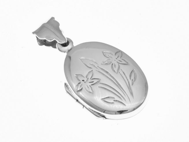 Medaillon aus Sterling Silber in ovaler Form mit floralen Gravuren, Hersteller Juwelier Harnisch, elegant und zeitlos gestaltet. Ideal als Schmuckstück oder Geschenk.