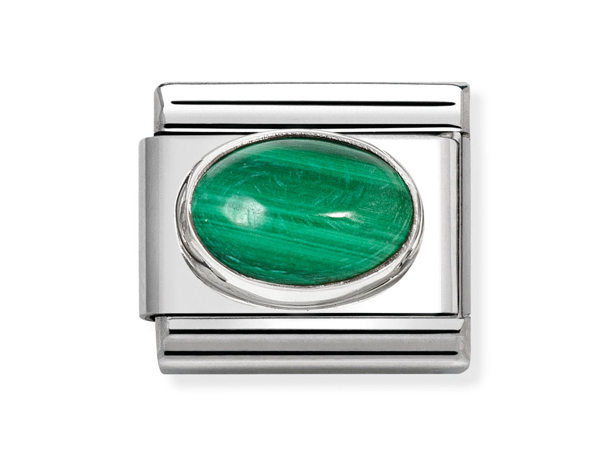 Elegantes Element aus Sterling Silber mit ovalem Malachit-Edelstein, der in einer filigranen Fassung eingefasst ist, geeignet für Schmuckliebhaber und als Neuheit von Nomination.