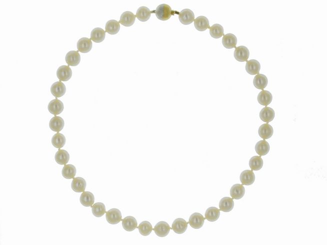 Perlenkette aus Süßwasser-Zuchtperlen in Weiß mit einer Größe von 10,5 bis 11 mm, Länge 44 cm, Bicolor 585, klassisches Design vom Hersteller Juwelier Harnisch.