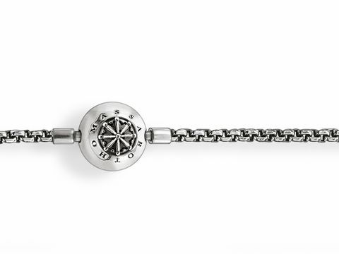 Kette aus geschwärztem Silber von Thomas Sabo mit Karma Beads, Länge 50 cm, zentrales Motiv mit Kompassdesign, elegant und modern gestaltet.