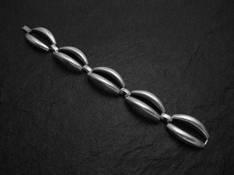 Armband Silberauflage 19,5 cm lang neues Modell vom Hersteller Juwelier Harnisch mit stilvollem Design und glänzender Oberfläche, ideal für elegante Anlässe.