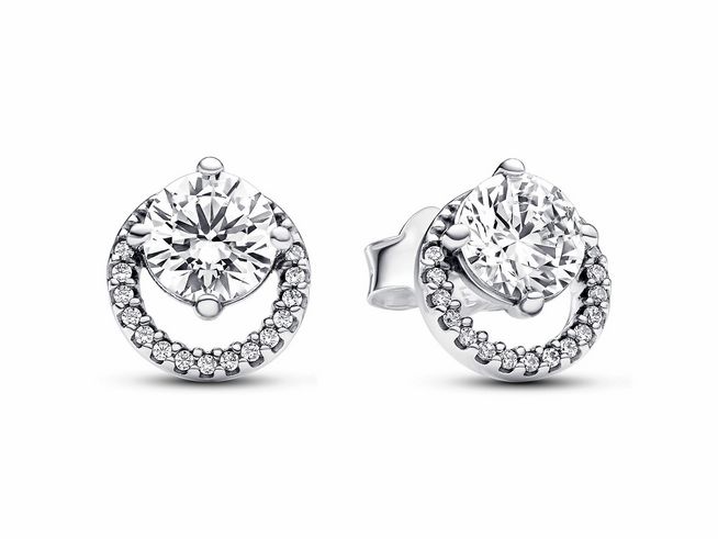 Funkelnde runde Strahlenkranz Ohrringe aus Silber mit klaren Zirkonia, die ein elegantes Design präsentieren und ideal für besondere Anlässe sind.