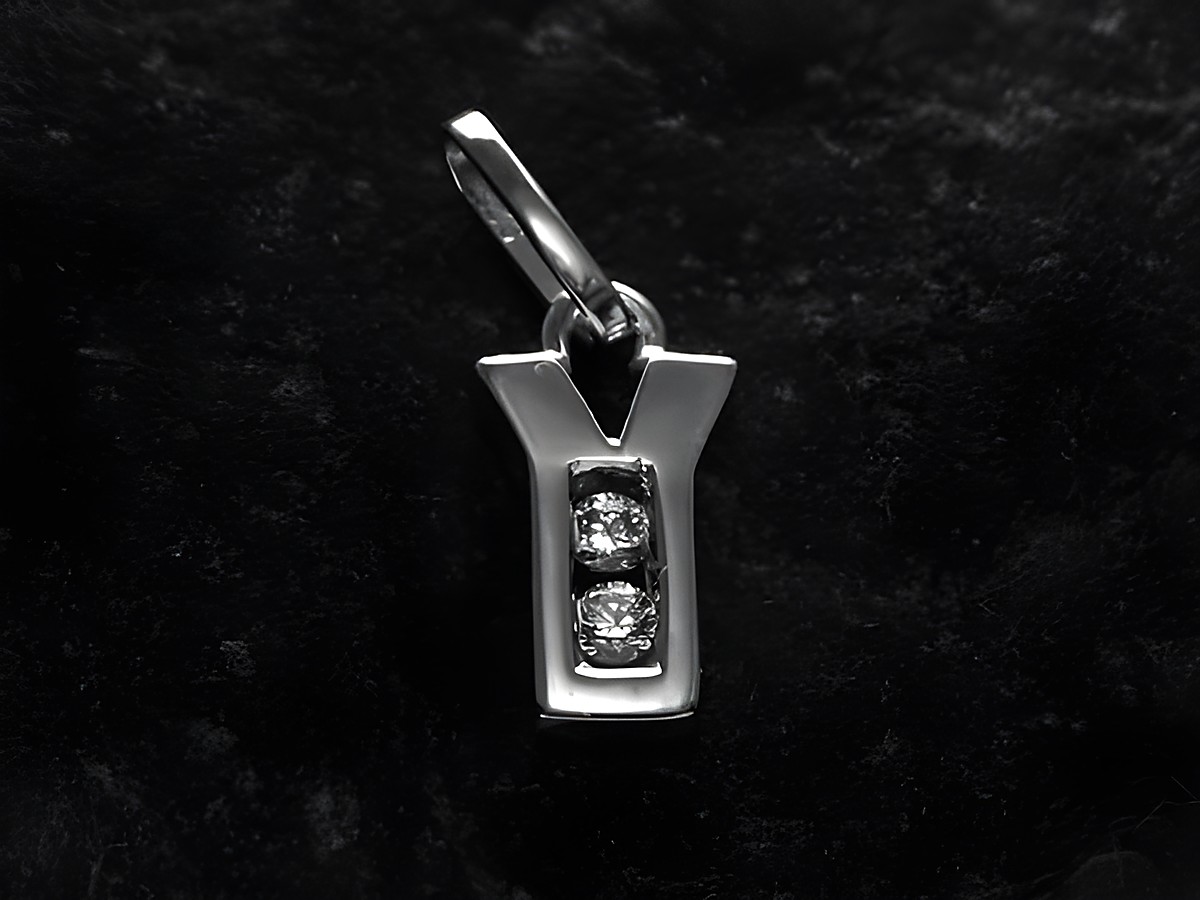 Y Buchstaben Initialen Anhänger Silber rhod. mit Zirkonia, Hersteller Juwelier Harnisch, geschmackvolles Design, ideal für persönliche Geschenke oder Schmucksammlung.