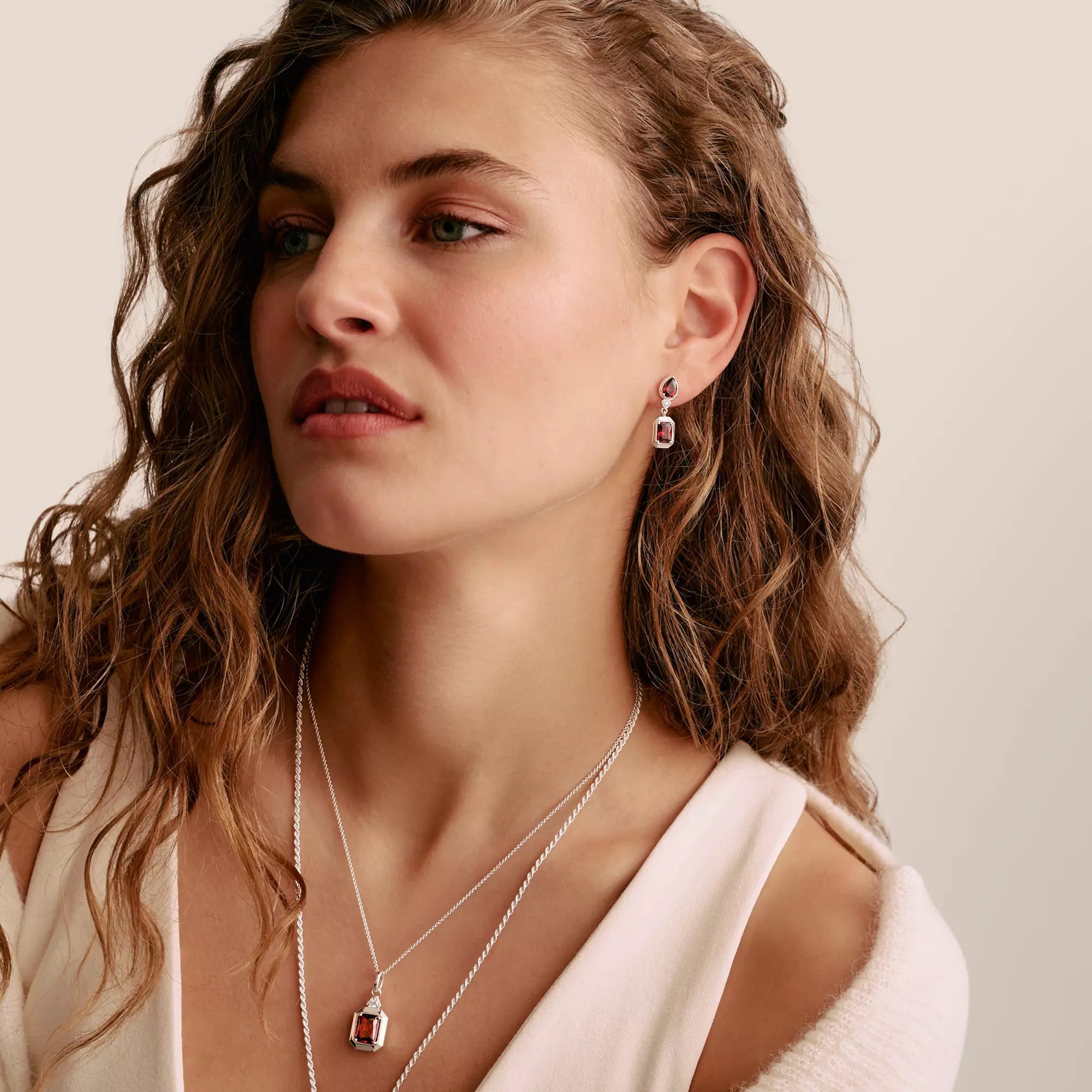 Thomas Sabo Ohrstecker Oktagon Granatrot ELYNDRA Silber – Zirkonia – Ansicht 3