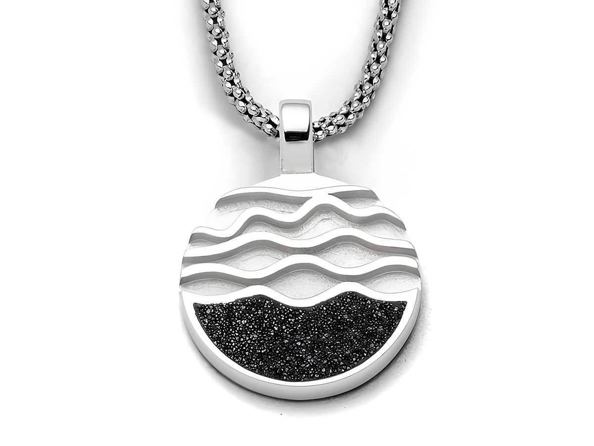Eleganter DUR Anhänger in Form einer Sonne mit Wellenmuster, aus hochwertigem Sterling Silber, mit schwarzem unterlegtem Bereich, ideal für strandliebende Schmuckfans.