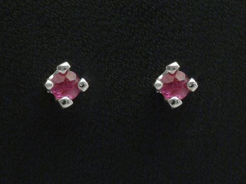 Weißgold Ohrstecker 585 filigran mit Rubin Ohrringe, Hersteller Juwelier Harnisch, elegantes Design, ideal für besondere Anlässe oder den täglichen Gebrauch.