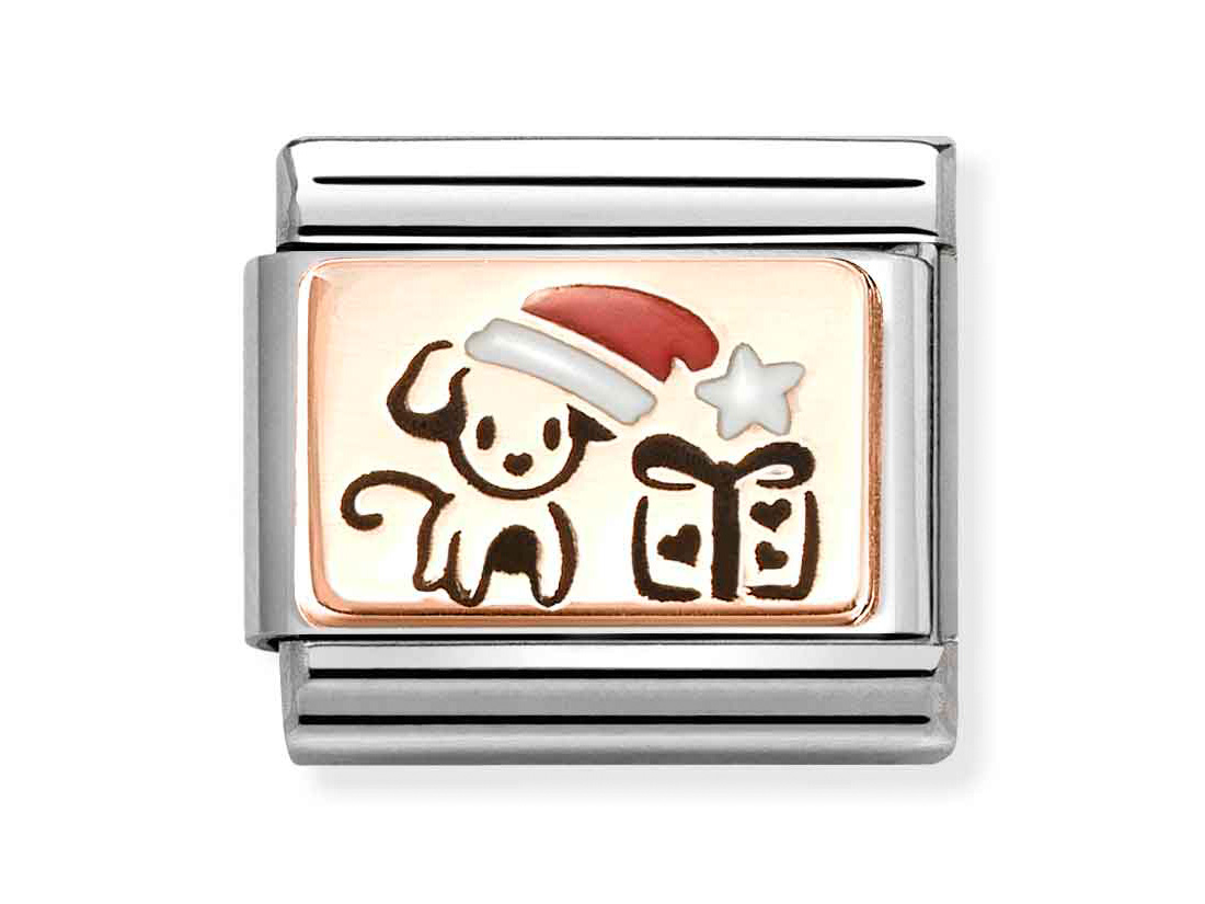 Charm mit einem niedlichen Weihnachts-Hund, der einen roten Weihnachtsmann-Hut trägt und neben einem Geschenk mit einer Schleife steht, in Roségold und Emaille, von Pandora.