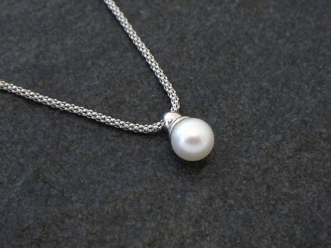 Weißgold 585 Kette 42 cm mit Zuchtperle, Hersteller Juwelier Harnisch, besonders Design, elegant und zeitlos, ideal für besondere Anlässe oder als edles Geschenk.