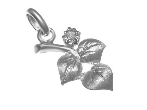Anhängern im Design eines Blattes aus Weißgold mit einem Diamanten obenauf, hergestellt von Juwelier Harnisch, Gold 585/- und mit Brillanten verziert.
