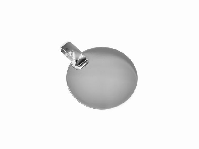 Weißgold Anhänger mit runder, polierter Gravurplatte. Der Anhänger ist von Juwelier Harnisch und eignet sich ideal für individuelle Gravuren.