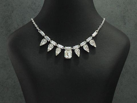 Strass Collier Kette zeitlos in weiß von Juwelier Harnisch, gefertigt aus Sterling Silber, mit einer Länge von 38-45 cm, elegant funkeln die Strasssteine in verschiedenen Formen.