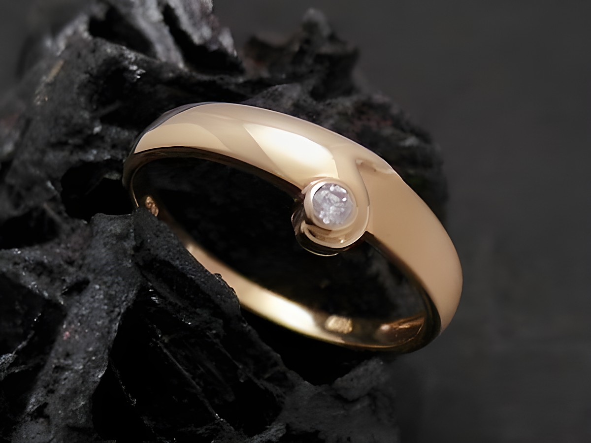 Gold Ring filigran Gold 585 Zirkonia Goldring Gr. 56 Hersteller Juwelier Harnisch bis Gr. 56/18 elegant und schlicht auf schwarzem Hintergrund präsentiert.
