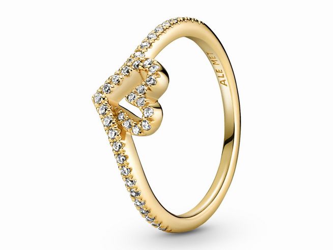Pandora Herz Ring zeitloser Wunsch 169302C01-58 aus vergoldetem Gelbgold mit Zirkonia in Größe 58. Der Ring zeigt ein stilisiertes Herzdesign und glitzert durch die hochwertigen Steine.