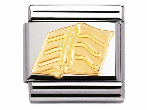 Ein Schmuckstück von Nomination Classic BICOLOR - 030109 28 zeigt ein goldfarbenes Buchmotiv auf einer glänzenden silbernen Oberfläche, ideal für den täglichen Gebrauch.